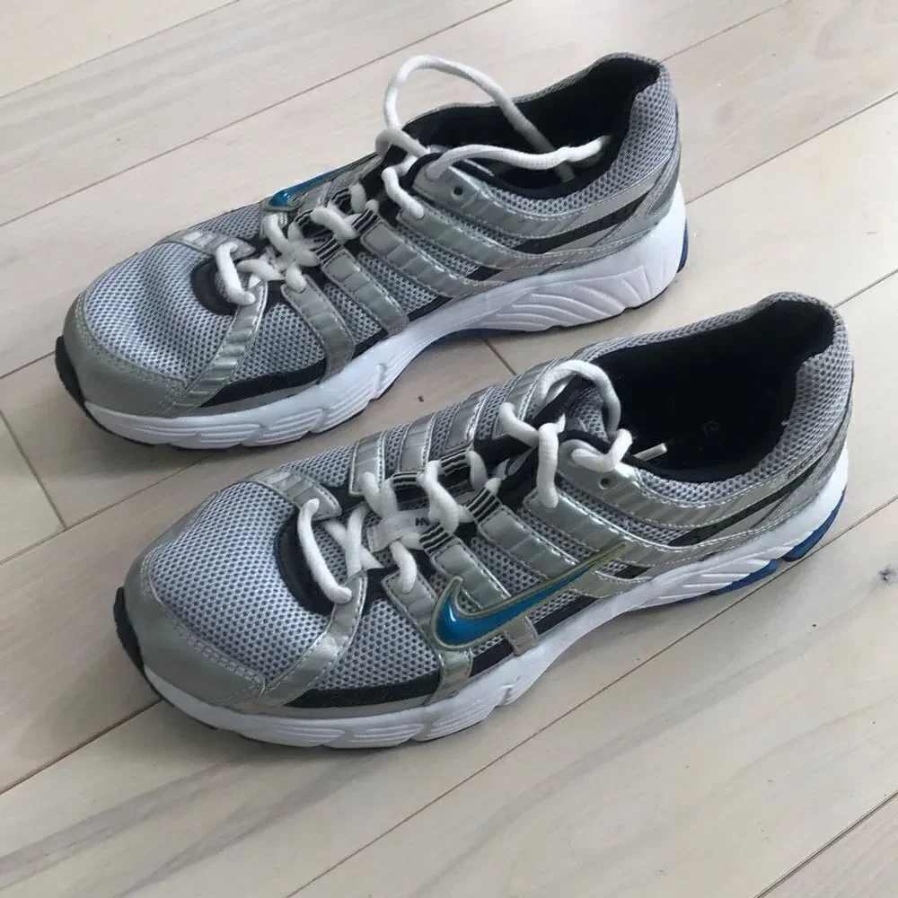 Nike Boy's Air Pegasus Lace-Up Blue Logo Running Shoes Silver 6Y NWOT